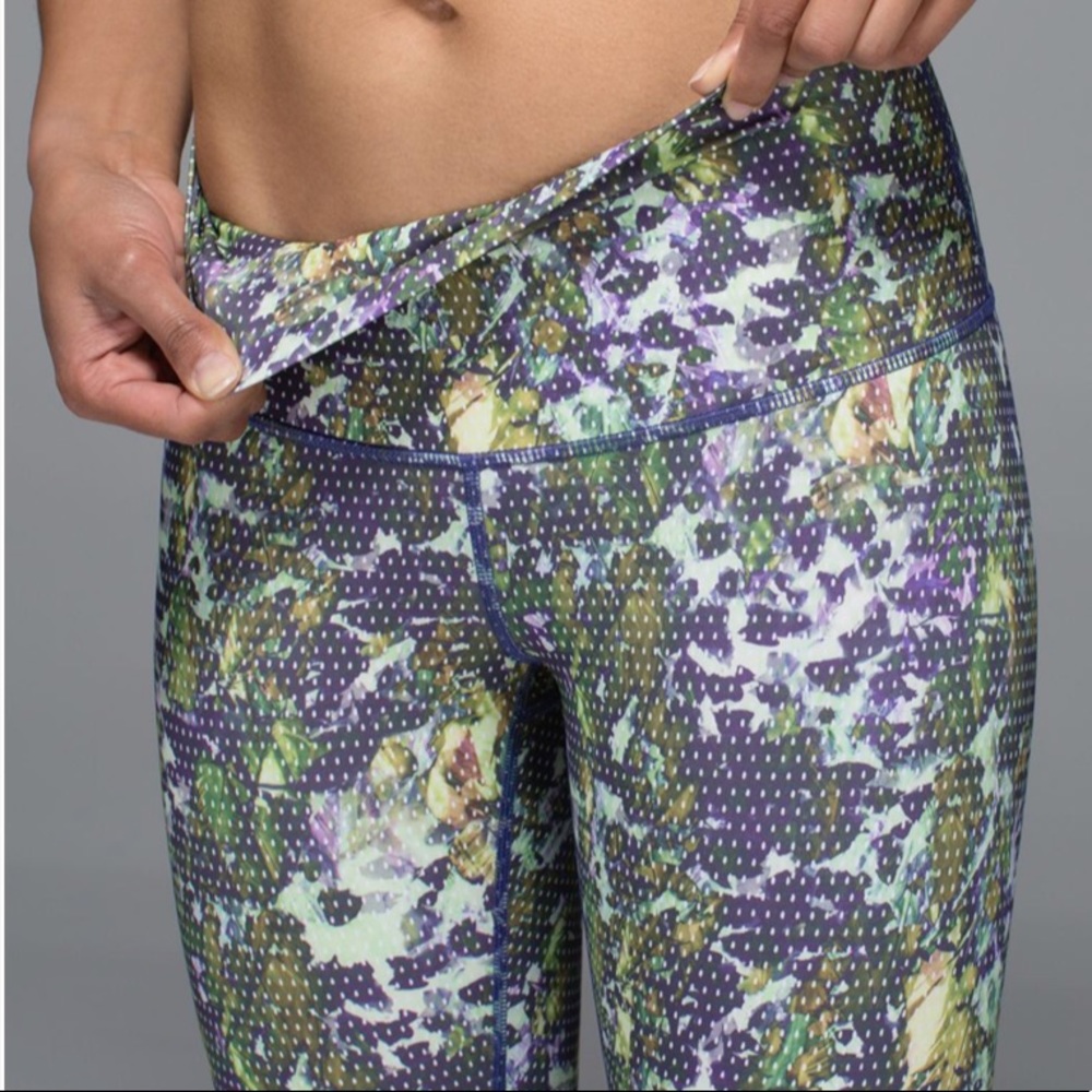 Lululemon Floral Wunder Under Crops EUC